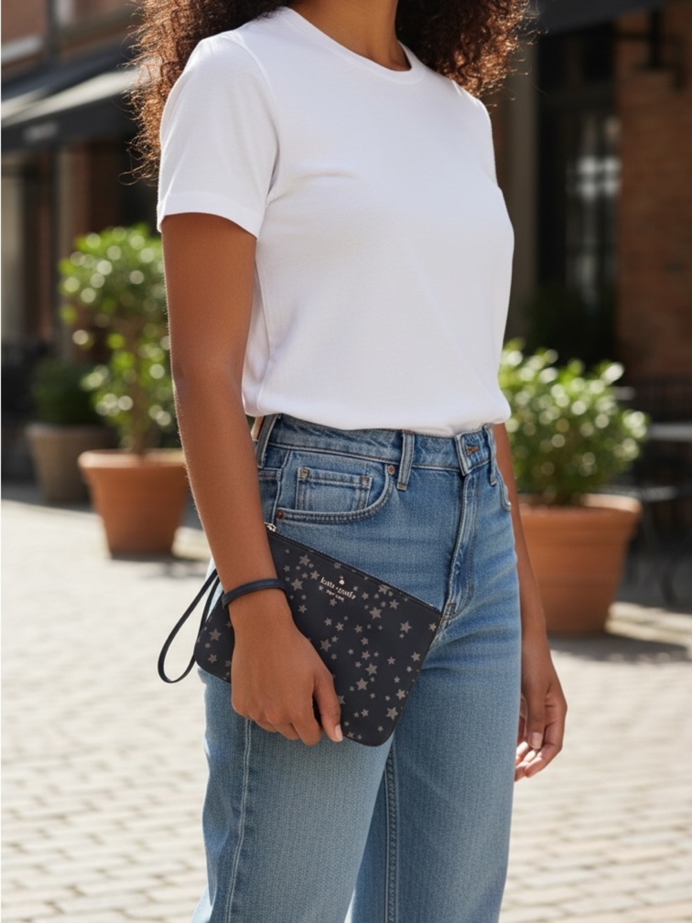 Kate Spade Chelsea Little Better Scattered Gold Star Wristlet EC Like New